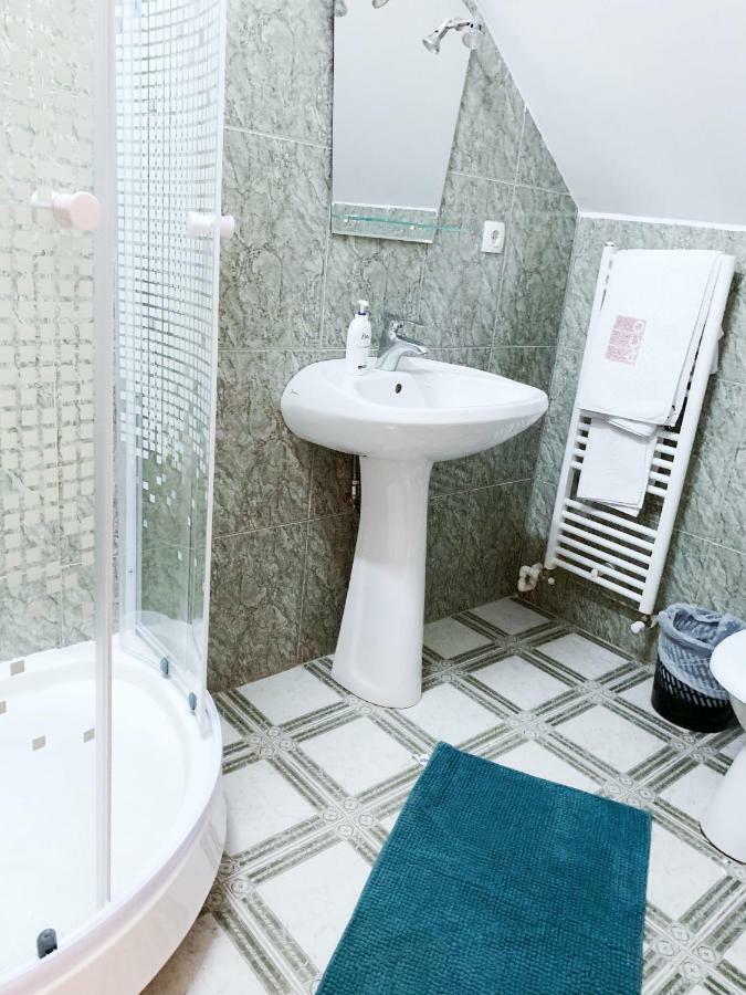 Hotel Restaurant Enigma Plopeni מראה חיצוני תמונה