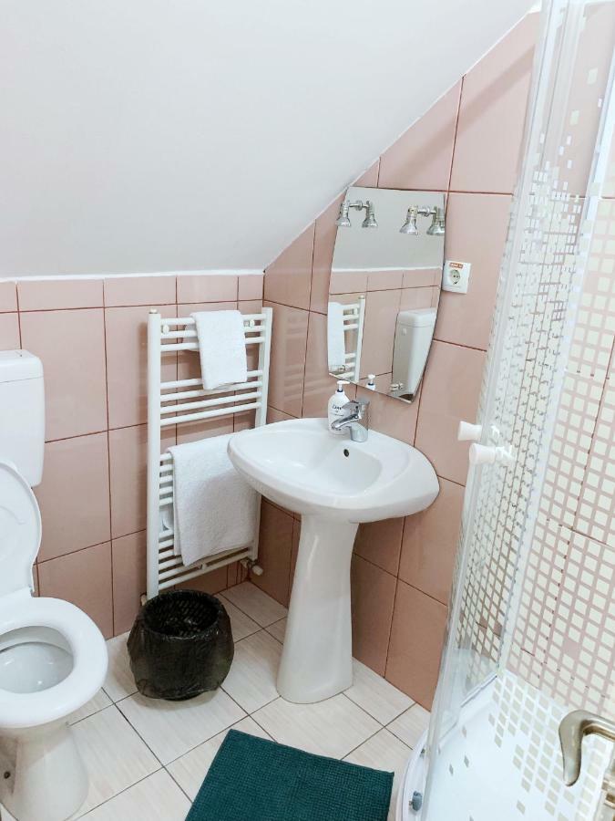Hotel Restaurant Enigma Plopeni מראה חיצוני תמונה